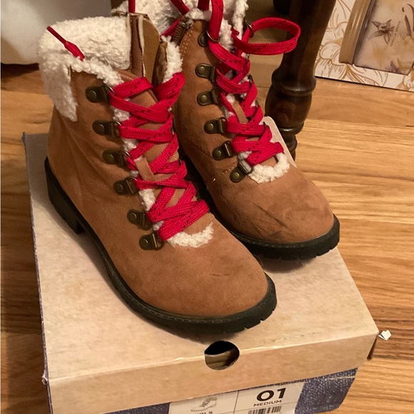 True Craft Girls size 1 lace up brown boots - Picture 2 of 2